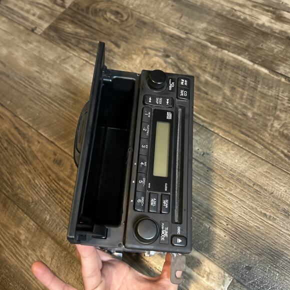 2006 2007 2008 Honda Pilot LX 4WD CD Player Radio Receiver 4XV2 OEM - Picture 5 of 5